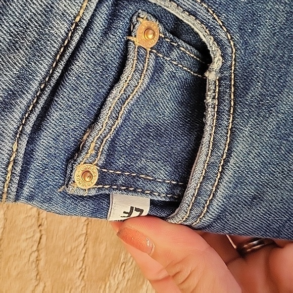 Lovers and Friends Size 23 River Low Rise Flare Jeans NWT - Picture 4 of 9